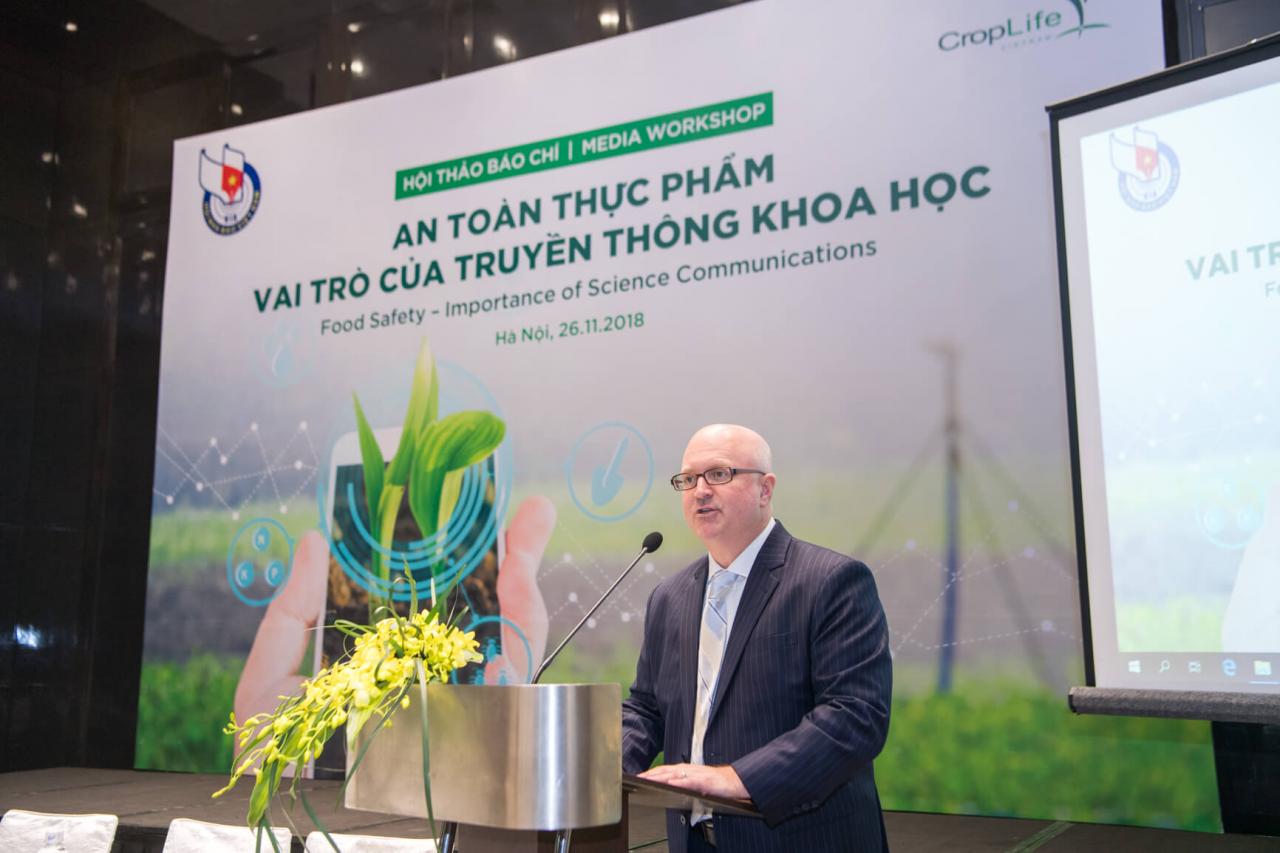 Ông Duke Hipp - Giám đốc Truyền thông và đối ngoại CropLife Châu Á